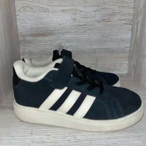 Adidas Kids Black and White Sneakers size 10k